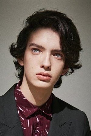 Kodi Smit-McPhee headshot